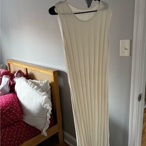 Elegant Sleeveless Ribbed Dress